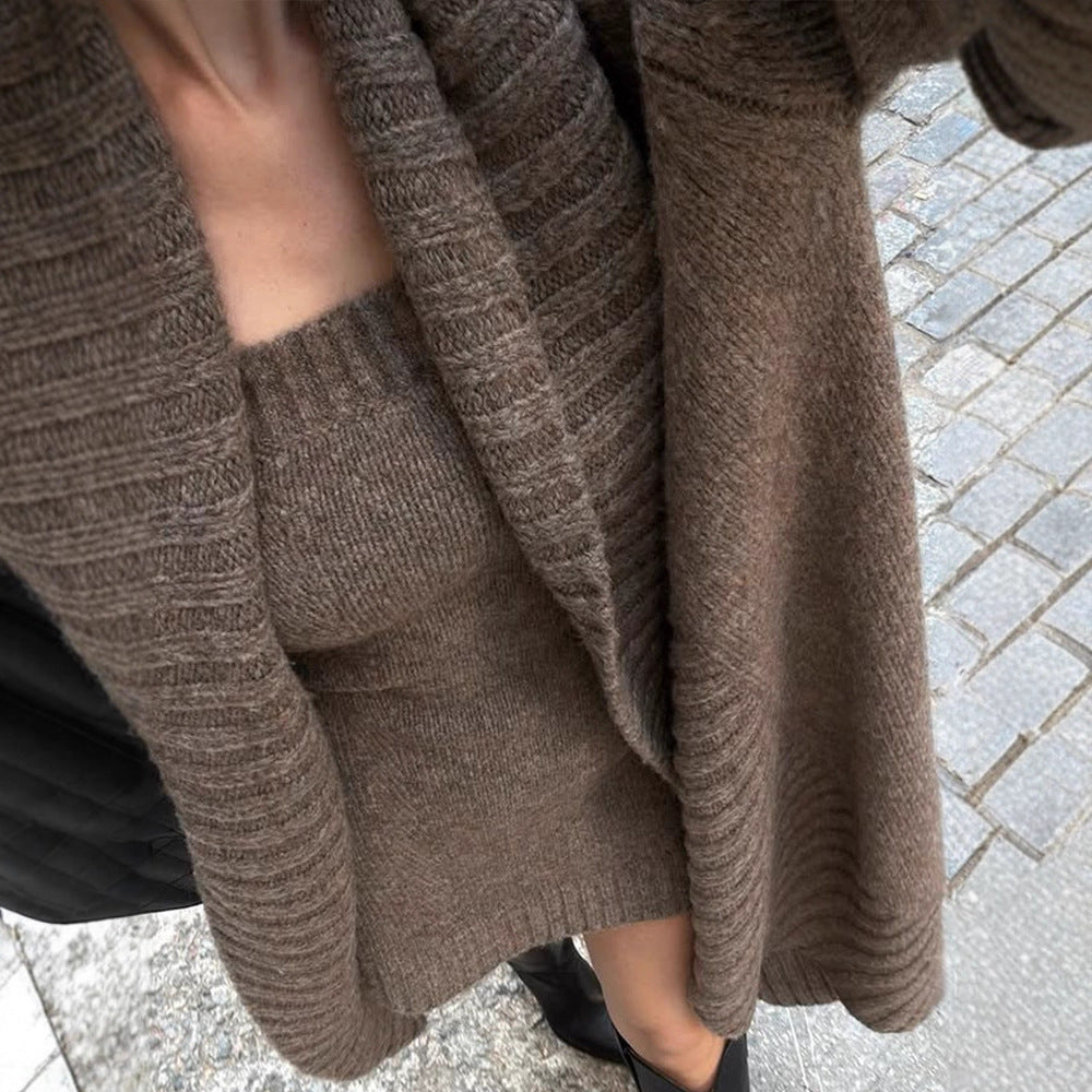 Damen Strick-Set Maxi-Cardigan mit Oversize-Schalkragen und figurbetontem Trägerkleid Nord Taschen