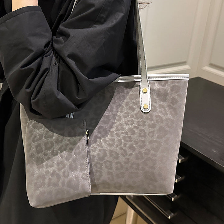 Damen Shopper-Tasche mit modernem Leo-Muster und abnehmbarem Innenfach Nord Taschen