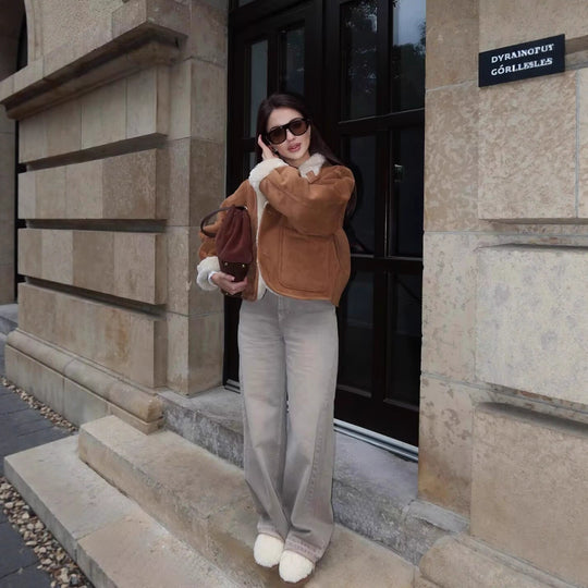 Damen Kurzjacke im Lammfell‑Look mit hohem Stehkragen und aufgesetzten Taschen Nord Taschen