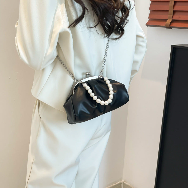 Damen elegante Clutch mit Perlenschnur und Kettenakzent Nord Taschen