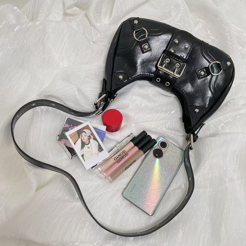 Damen Hobo-Tasche mit dekorativen Nieten und elegantem Tragegurt Nord Taschen