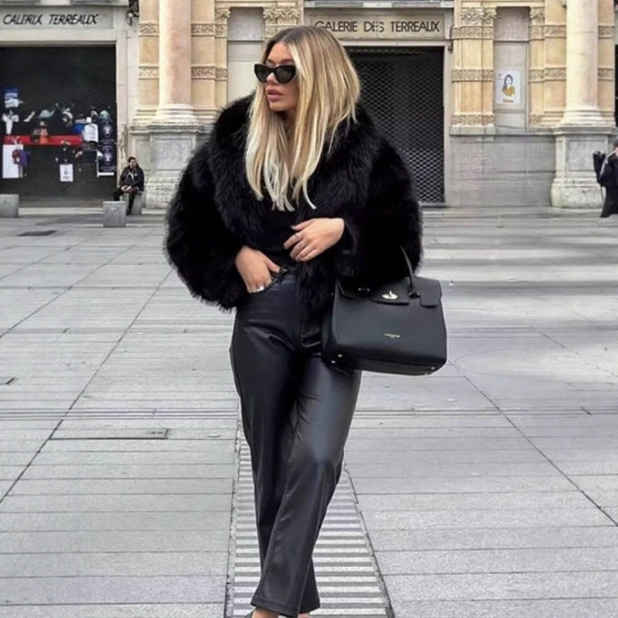 Damen Kurzer Boxy Kunstpelz‑Blouson mit voluminösem Schalkragen Nord Taschen
