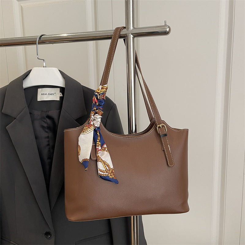 Damen strukturierte Handtasche mit modischem Seiden-Schal Nord Taschen