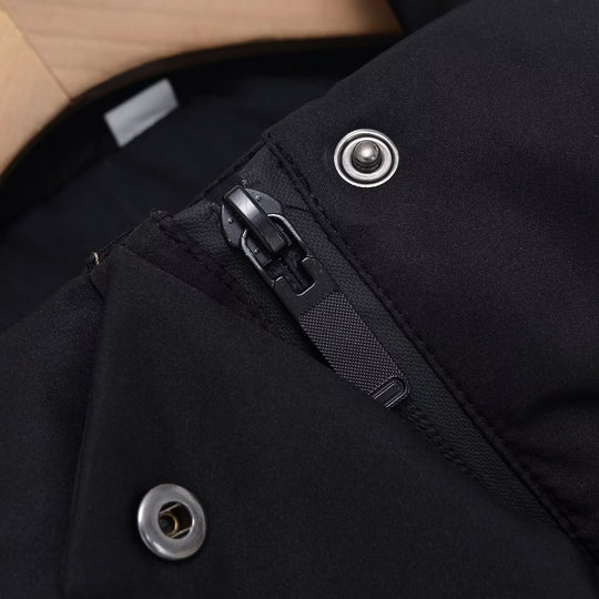 Damen Kurze boxy Funktionsjacke mit Kapuze, wattierter Isolierung und diagonalen Reißverschlusstaschen Nord Taschen