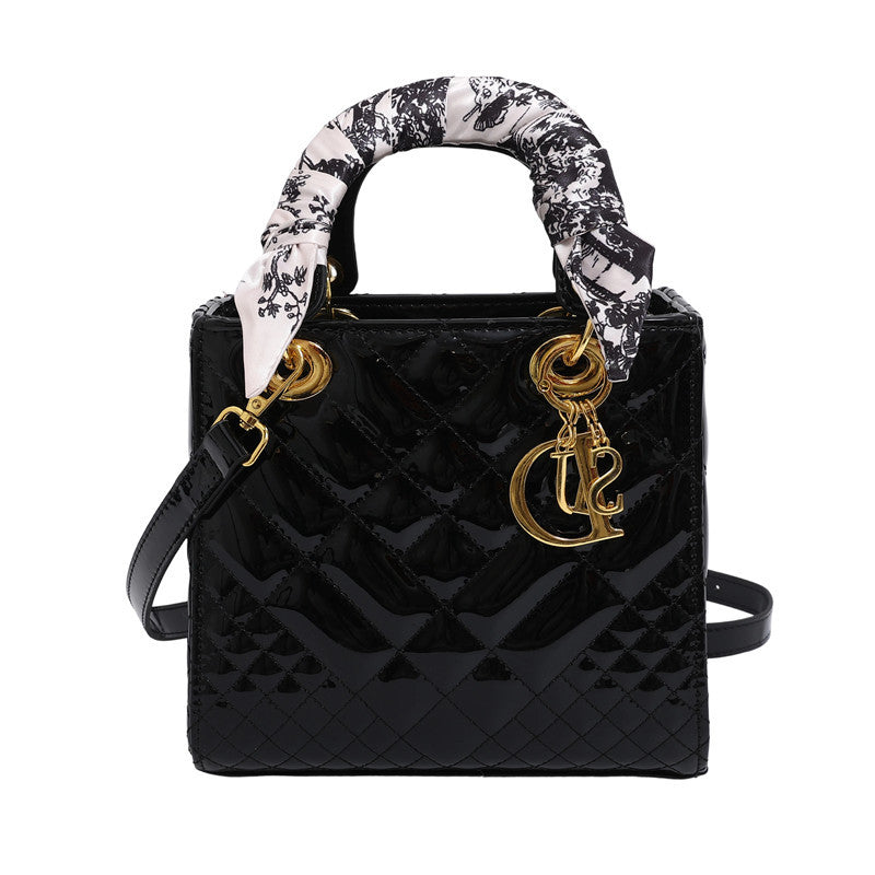 Damen Handtasche mit modischem Tuchdetail Nord Taschen