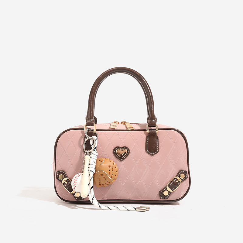 Damen eleganter Markenhandtasche mit verspieltem Schmuckanhänger Nord Taschen
