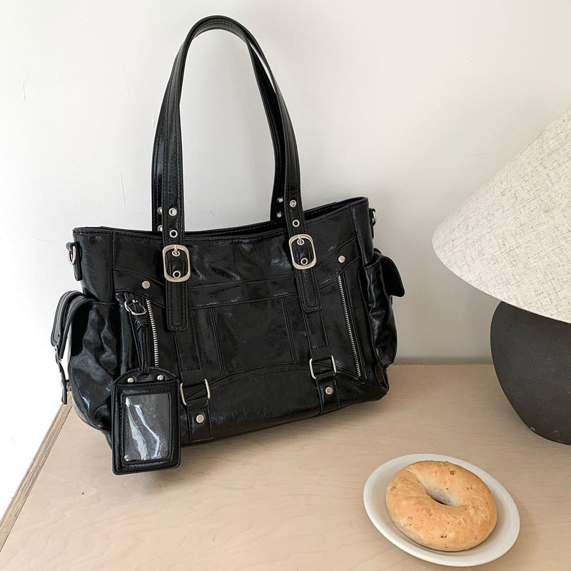 Damen Schultertasche mit multifunktionalen Fächern und stylishen Reißverschlussdetails Nord Taschen