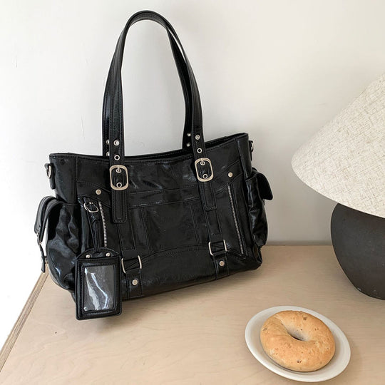 Damen Schultertasche mit multifunktionalen Fächern und stylishen Reißverschlussdetails Nord Taschen
