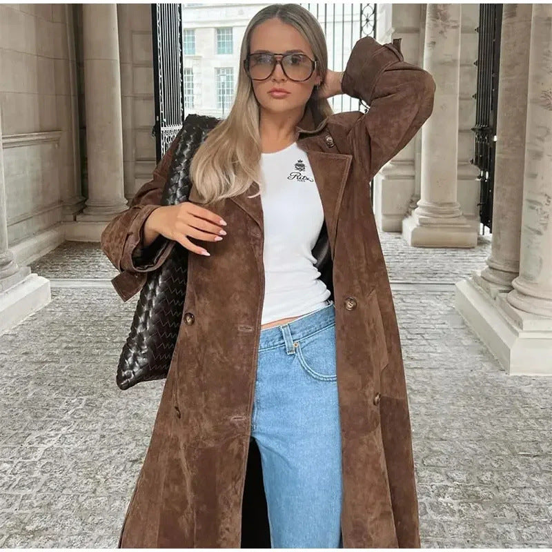 Damen 100+ langer Wildleder‑Mantel im Trenchstil mit Taillengürtel und Doppelreihe Nord Taschen