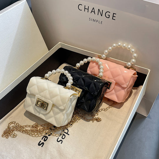 Damen Taschenhandtasche mit Perlen-Detail und luxuriöser Oberflächenstruktur Nord Taschen