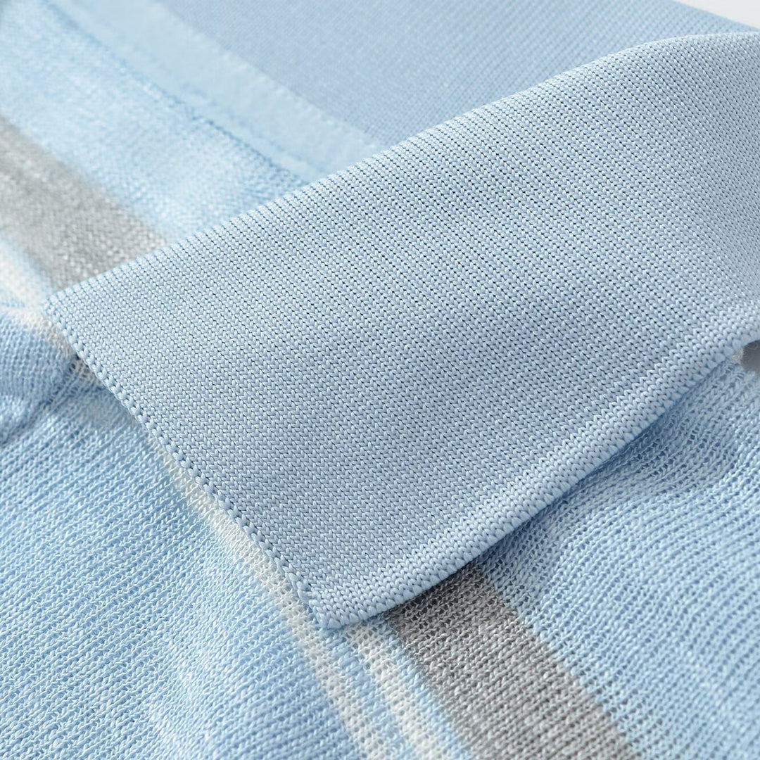 Herren Strick-Poloshirt mit offenem V‑Ausschnitt und feinem Streifenmuster Nord Taschen