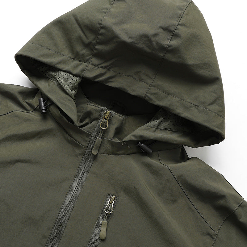 Herren Ultraleichte Allwetter-Outdoorjacke mit Kapuze atmungsaktivem Meshfutter und Reißverschlusstaschen Nord Taschen
