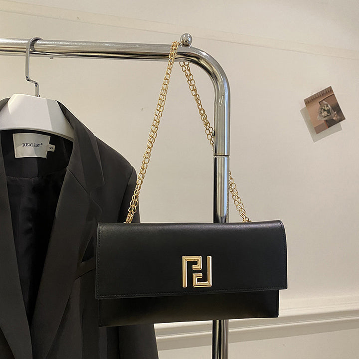 Damen elegante Clutch Tasche mit Kettenverzierung Nord Taschen