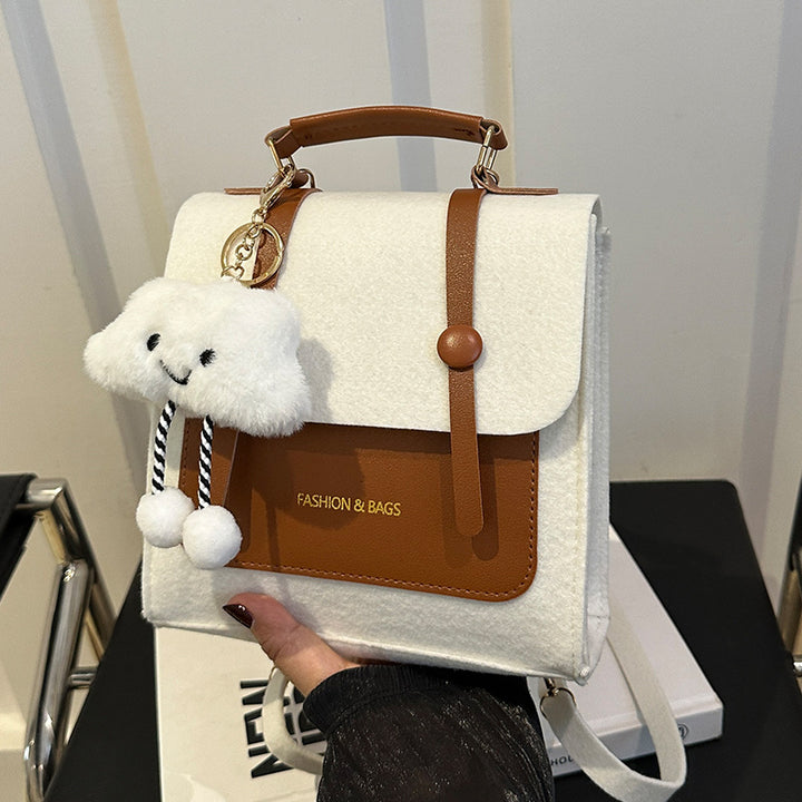 Damen Rucksacktasche mit modischem Plüsch-Anhänger Nord Taschen