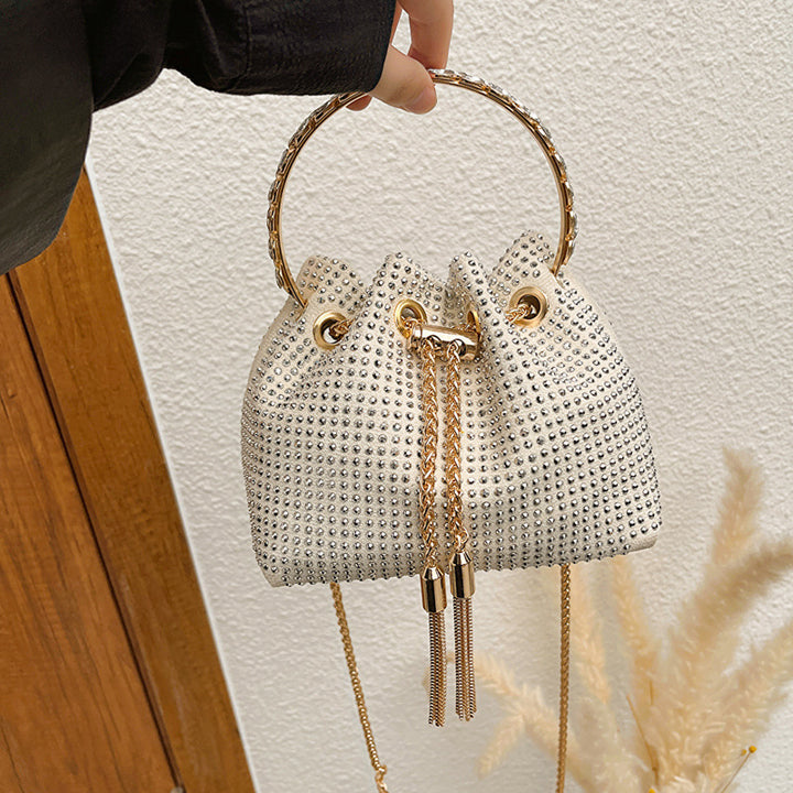 Damen glamouröse Umhängetasche mit auffälligem Kettenriemen Nord Taschen