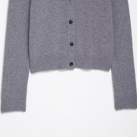 Damen Kurzgeschnittener Feinstrick-Cardigan mit Rundhalsausschnitt und Rippbündchen Nord Taschen