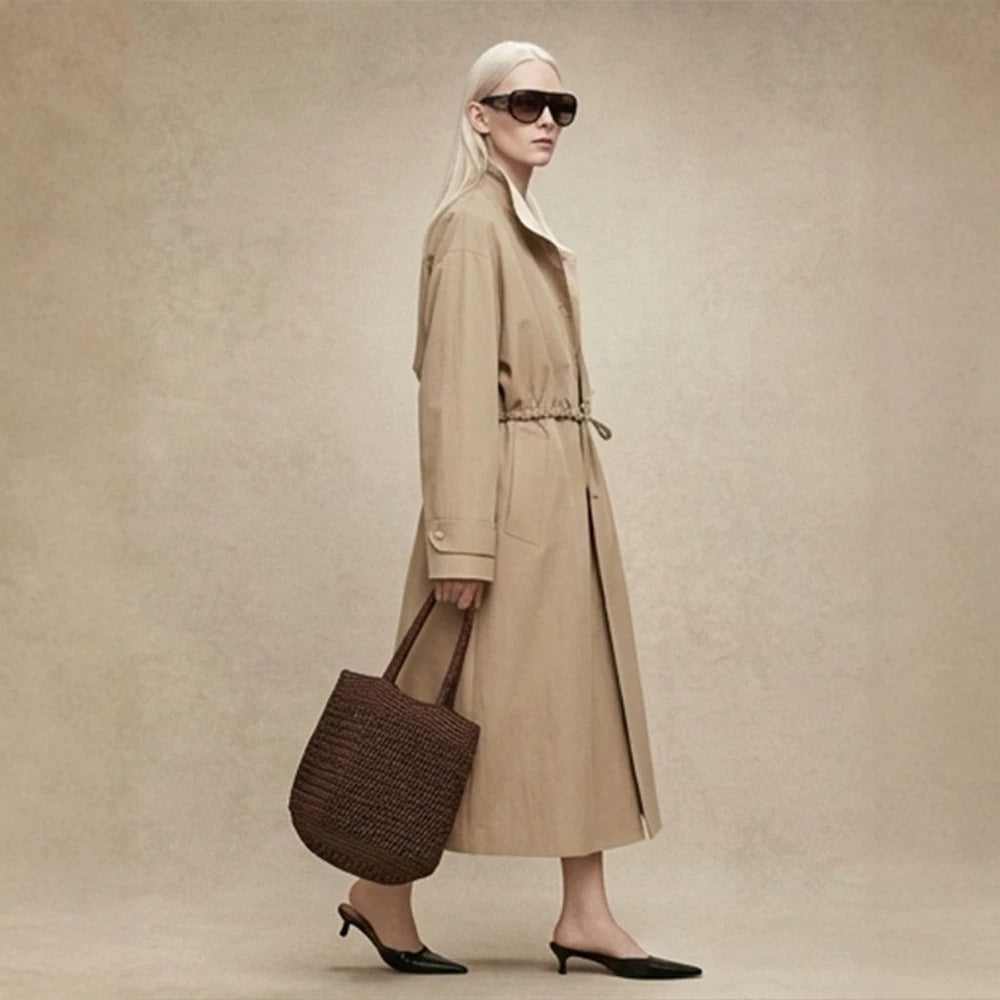 Damen Taillierter Mantel im Trenchcoat‑Stil mit Kordelzug‑Taille und Kontrastkragen Nord Taschen
