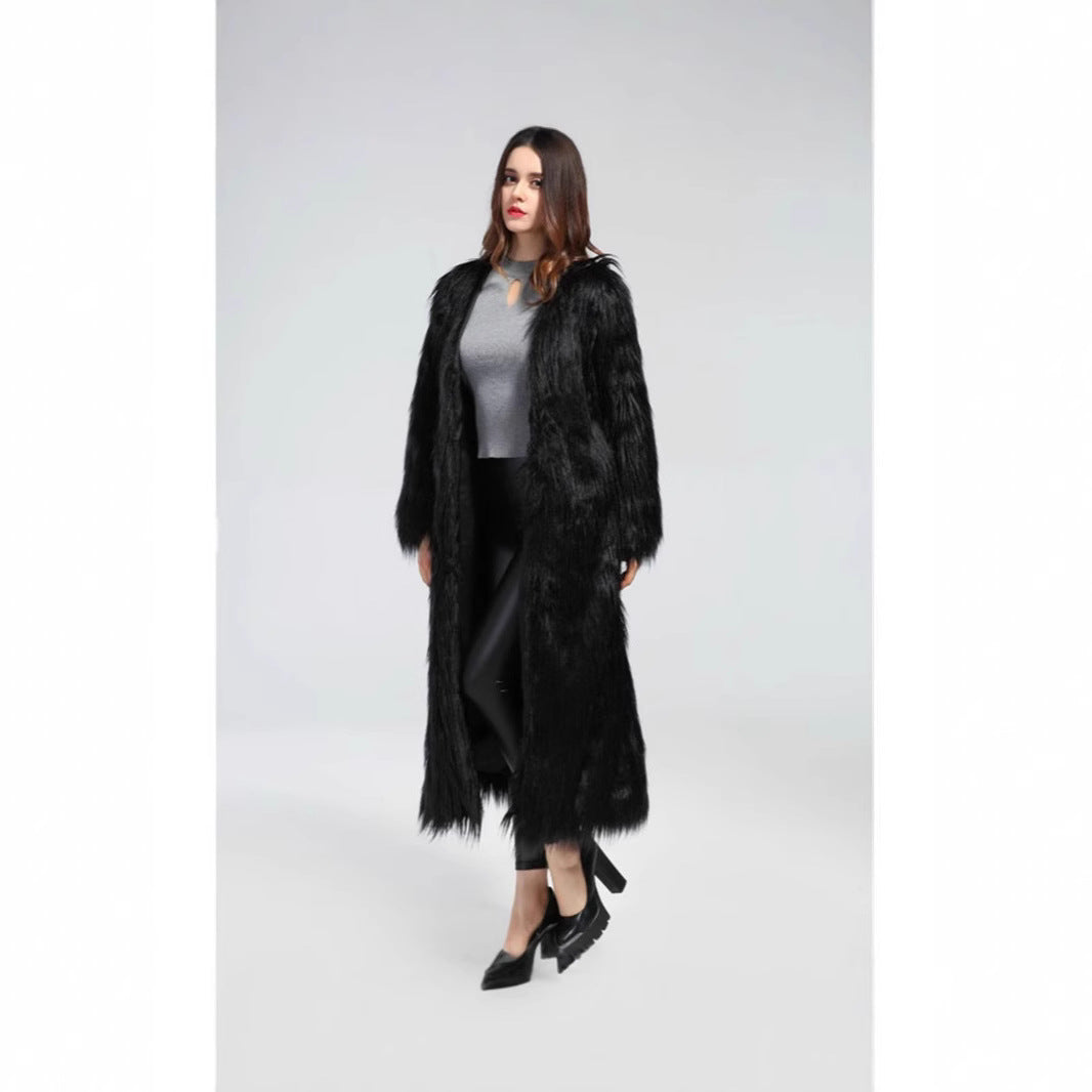 Damen extravaganter bodenlanger Hochflor-Faux-Fur-Mantel mit Schleppe und offenem Schnitt Nord Taschen