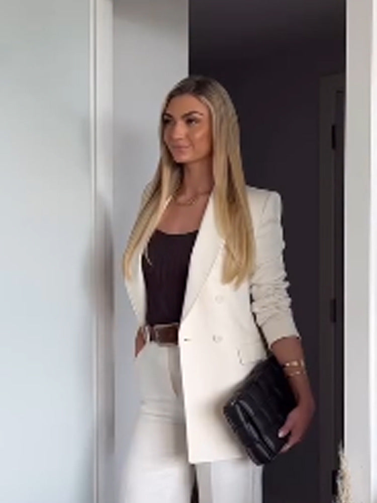 Damen Figurnaher Doppelreihiger Longblazer mit leichtem Schulterpolster und cleanem Revers Nord Taschen