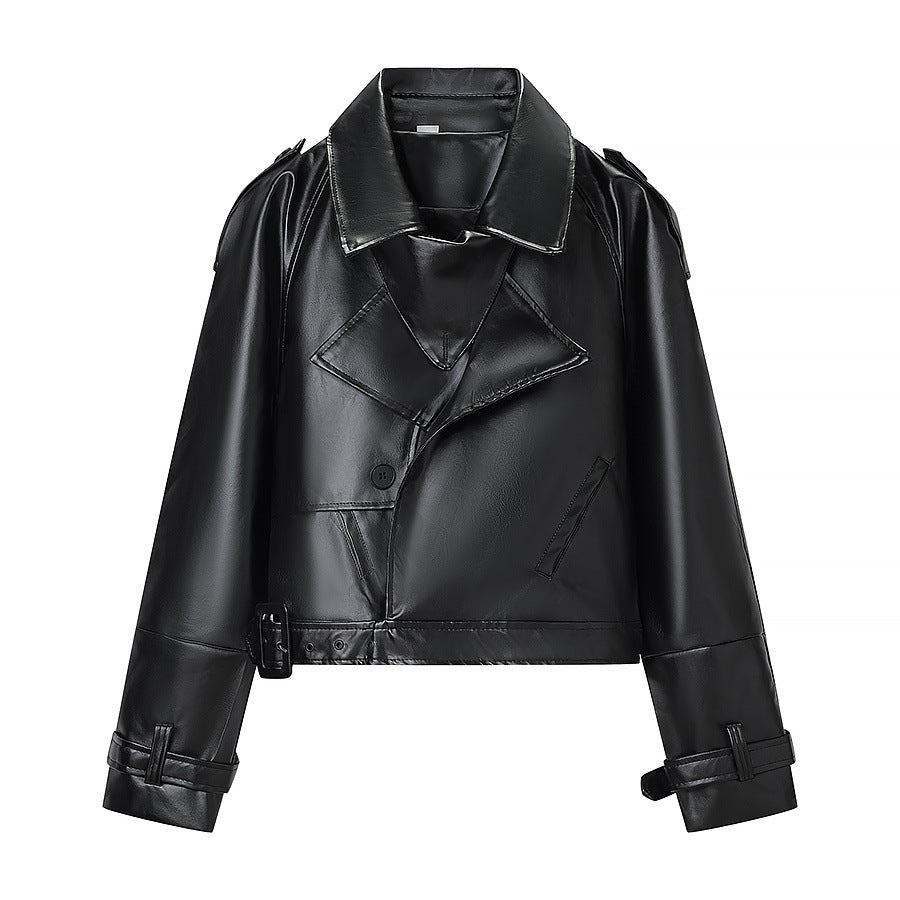 Damen Kurz geschnittene Bikerjacke aus Lederoptik mit asymmetrischer Reversklappe und Taillenriegel Nord Taschen