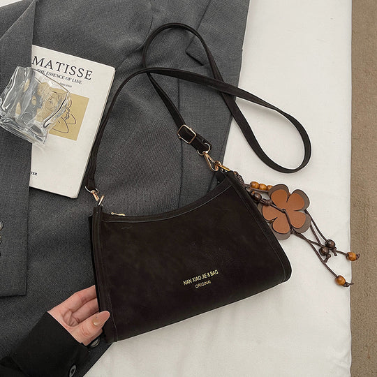 Damen Umhängetasche aus hochwertigem Kunstleder mit elegantem Reißverschluss Nord Taschen
