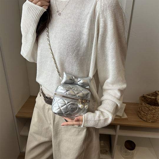 Damen gesteppte Mini-Handtasche mit stylischen Perlenakzenten Nord Taschen