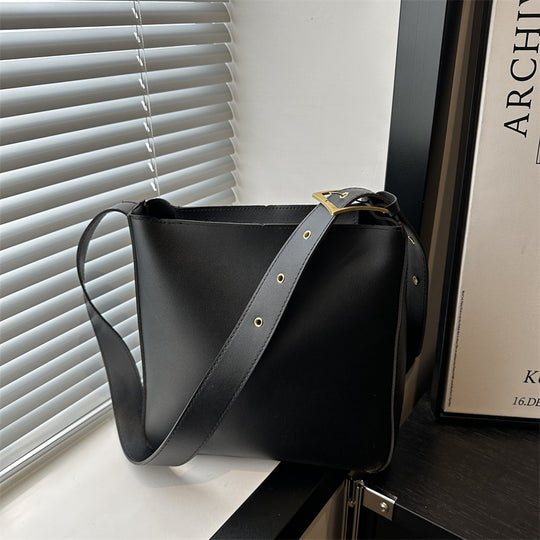 Damen Schultertasche mit verstellbarem Riemen und elegantem Design Nord Taschen