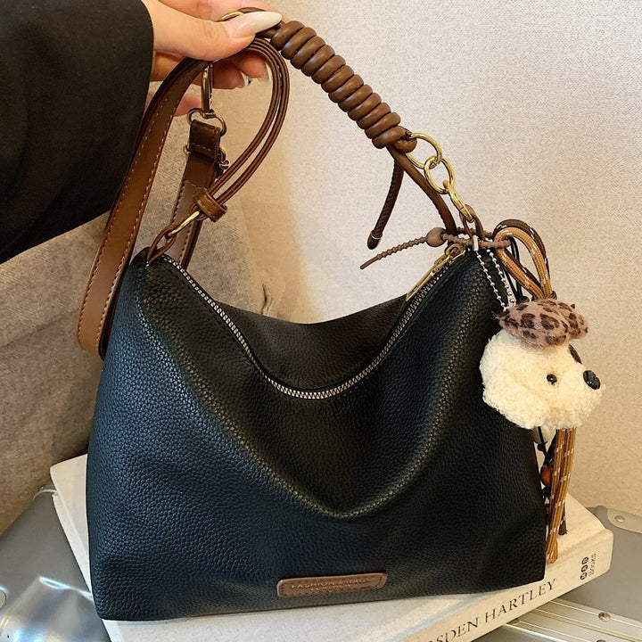 Damen modische Umhängetasche mit charmantem Tieranhänger Nord Taschen