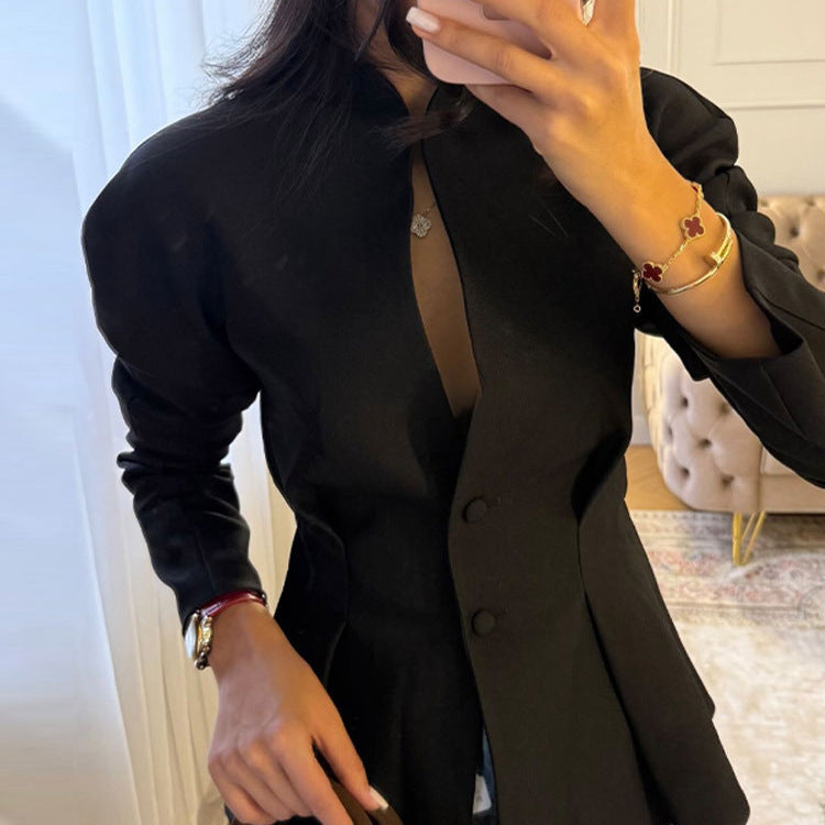 Damen Taillierte kragenlose Blazerjacke mit verdeckter Knopfleiste und figurnahen Abnähern Nord Taschen