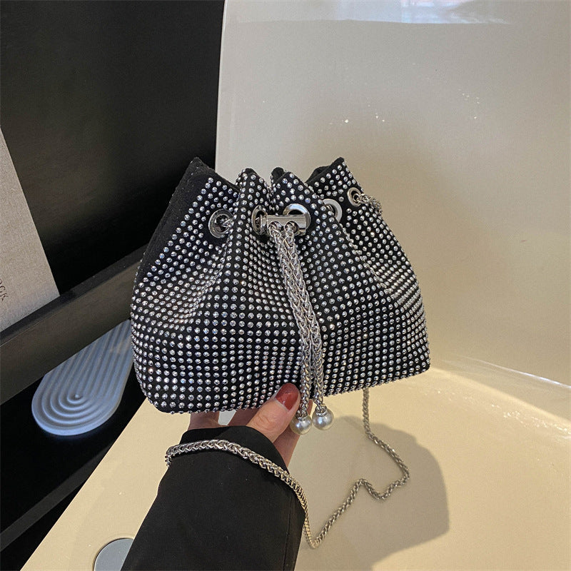 Damen Glamouröse Beuteltasche mit funkelnden Steinverzierungen Nord Taschen
