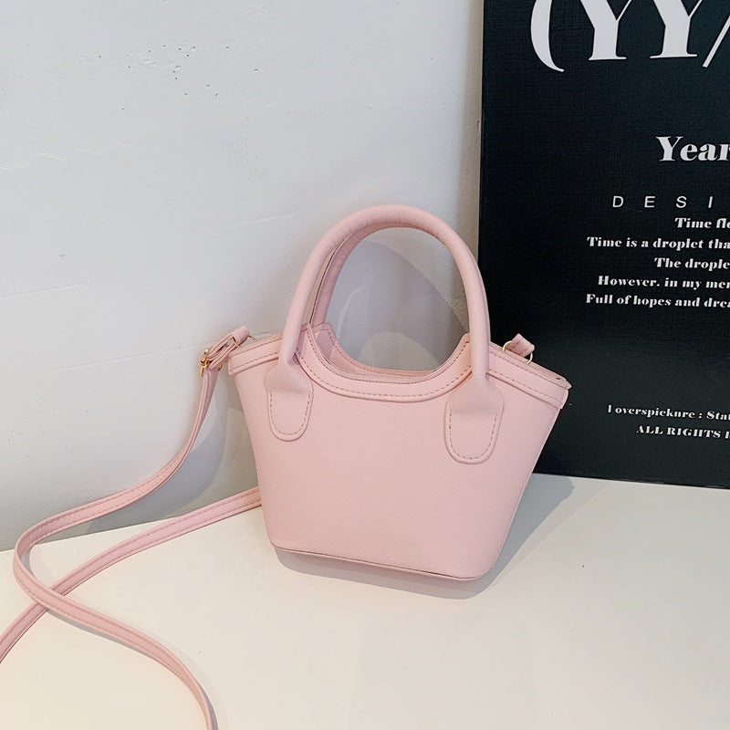 Damen praktische Umhängetasche im minimalistischen Design Nord Taschen
