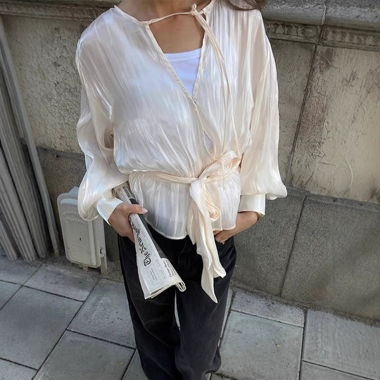 Damen Elegante Wickelbluse mit Bindegürtel und voluminösen Ballonärmeln Nord Taschen