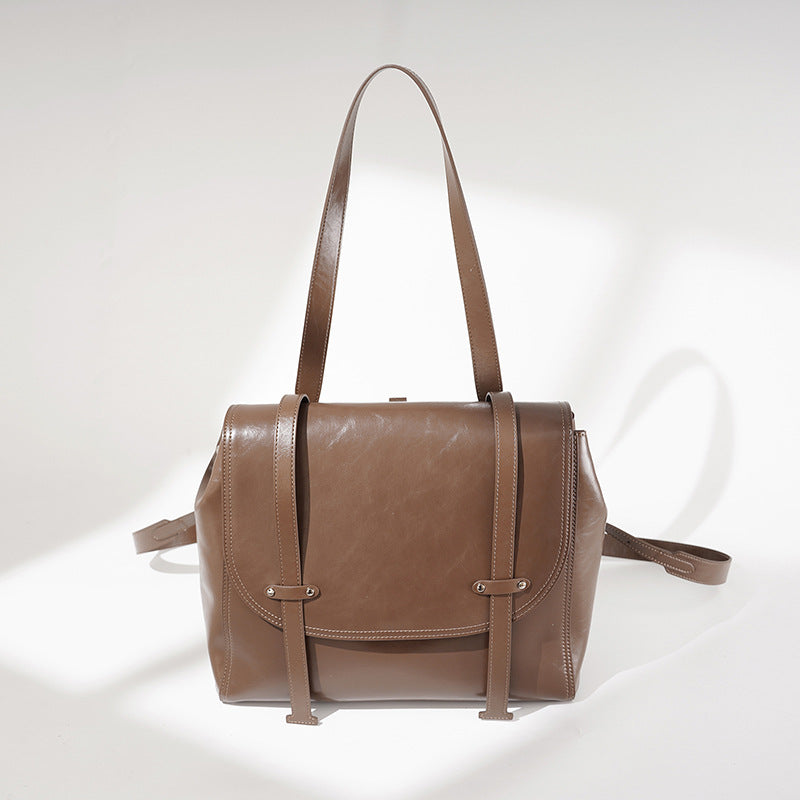 Damen modische Schultertasche mit eleganter Klappe Nord Taschen