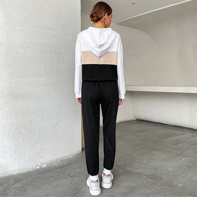 Damen Sportives Jogging-Set mit Kapuze, Tunnelzughose & Seitenstreifen Nord Taschen