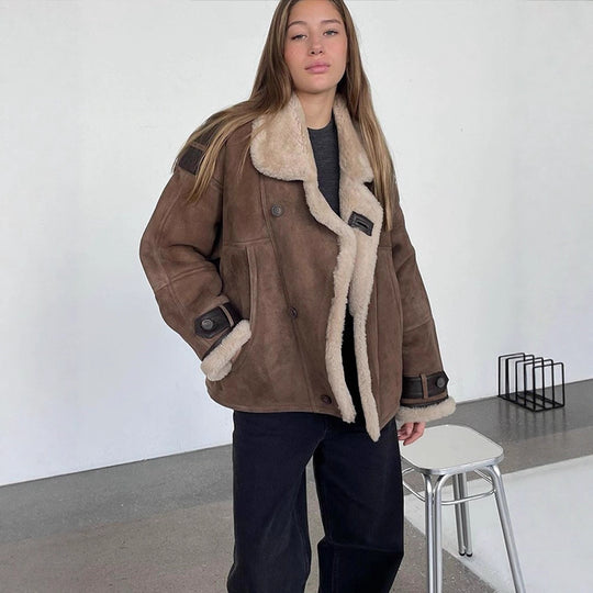 Damen Oversize Shearling‑Imitat Fliegerjacke mit kontrastierenden Besätzen & Schnallen-Details Nord Taschen