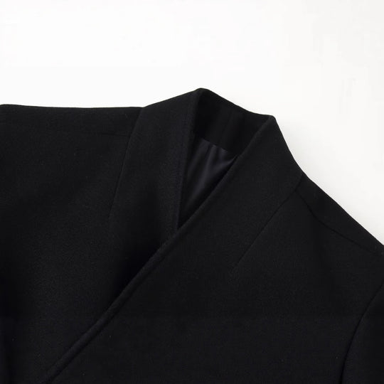 Damen Langer minimalistischer Mantel mit verdeckter Knopfleiste und aufgesetzten Taschen Nord Taschen