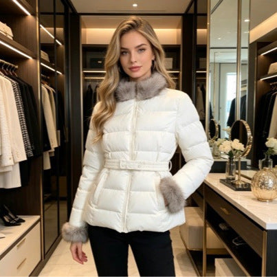 Damen nan kurze taillierte Wintersteppjacke mit abnehmbarem Webpelzkragen, tonalen Taillenriegeln und verdecktem zweiwege-reißverschluss Nord Taschen