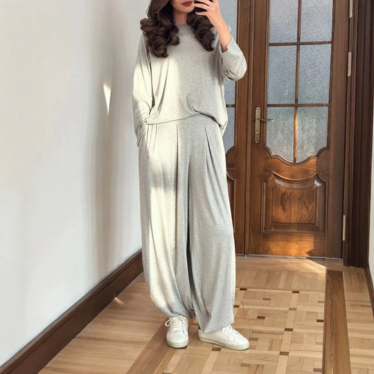 Damen Oversize-Seidiges Ensemble mit kastigem Oberteil und ballonförmiger Plissee-Hose Nord Taschen