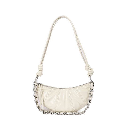 Damen Umhängetasche mit elegantem Kettenverlauf und hochglänzendem Finish Nord Taschen