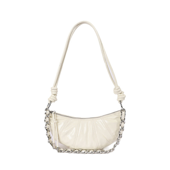 Damen Umhängetasche mit elegantem Kettenverlauf und hochglänzendem Finish Nord Taschen