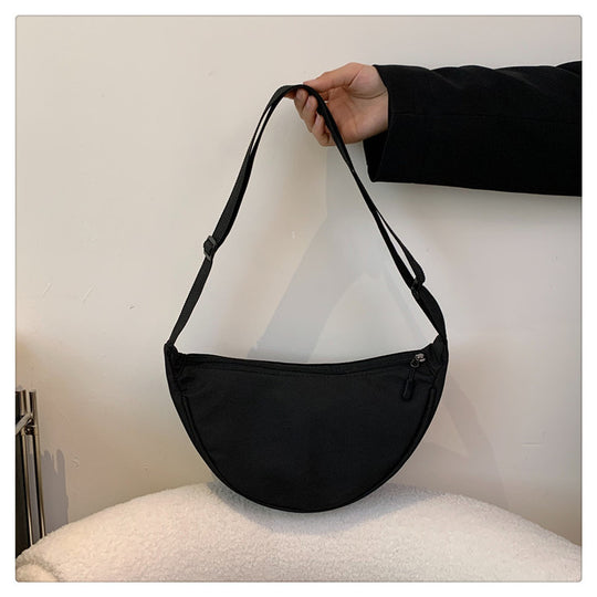 Damen praktische Umhängetasche mit geschwungenem Design Nord Taschen