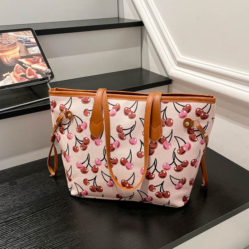 Damen Tragetasche mit fröhlichem Erdbeerdesign Nord Taschen