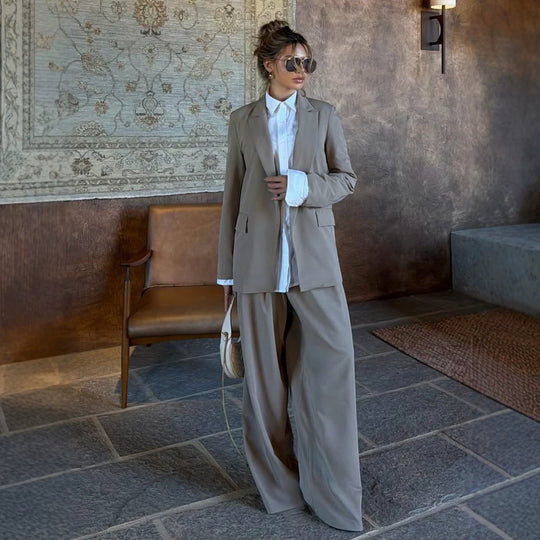Damen Dreiteiliges Tailoring-Set mit Korsagen-Top, Oversized-Blazer und plissierter Weitbein-Hose Nord Taschen