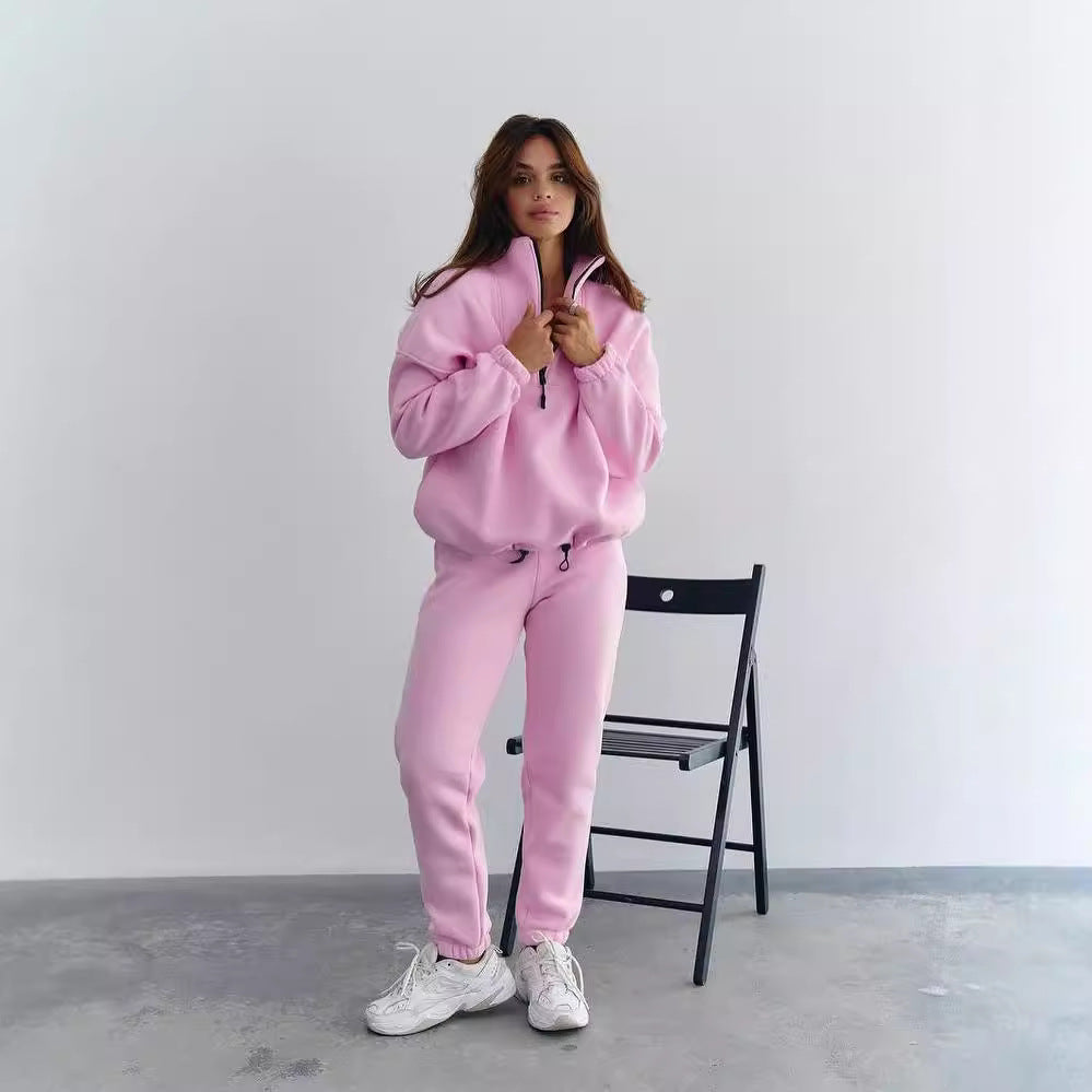 Damen Athleisure-Zweiteiler aus dickem French-Terry mit hohem Stehkragen, halbem Reißverschluss und Tunnelzughose Nord Taschen