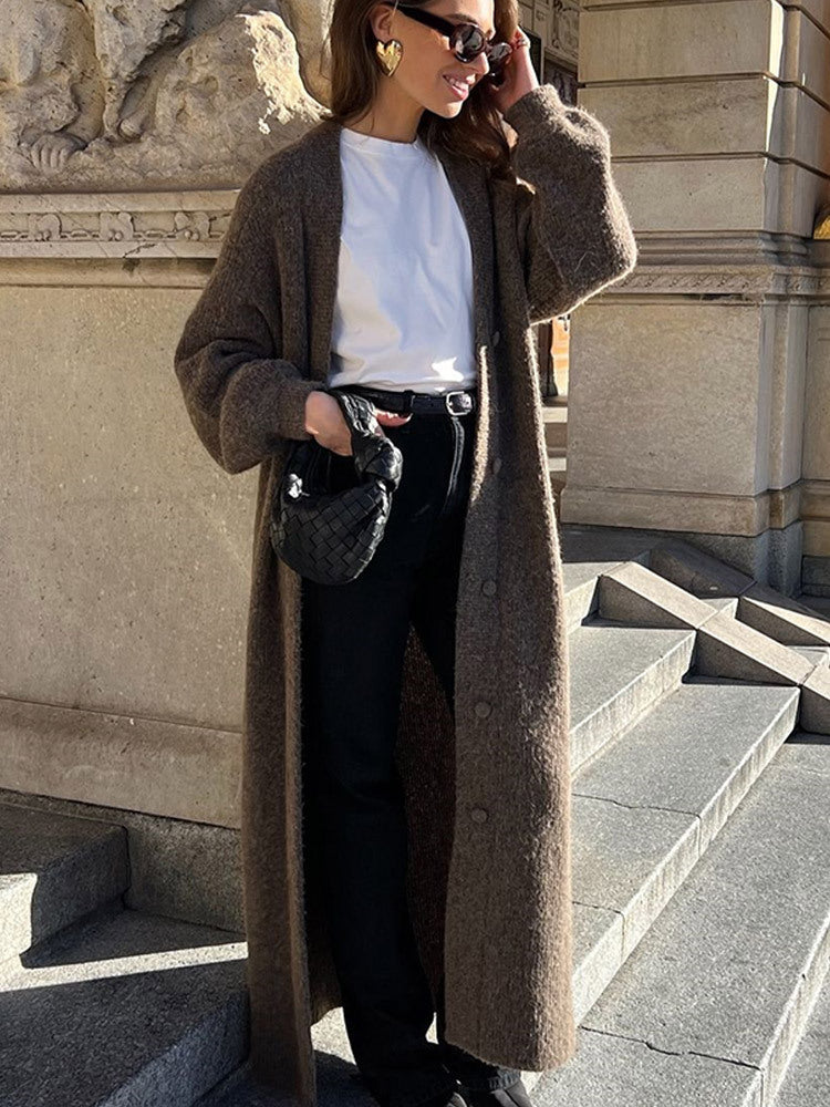 Damen Maxilanger Strickmantel in Mohairoptik mit verdeckter Knopfleiste und weiter Silhouette Nord Taschen