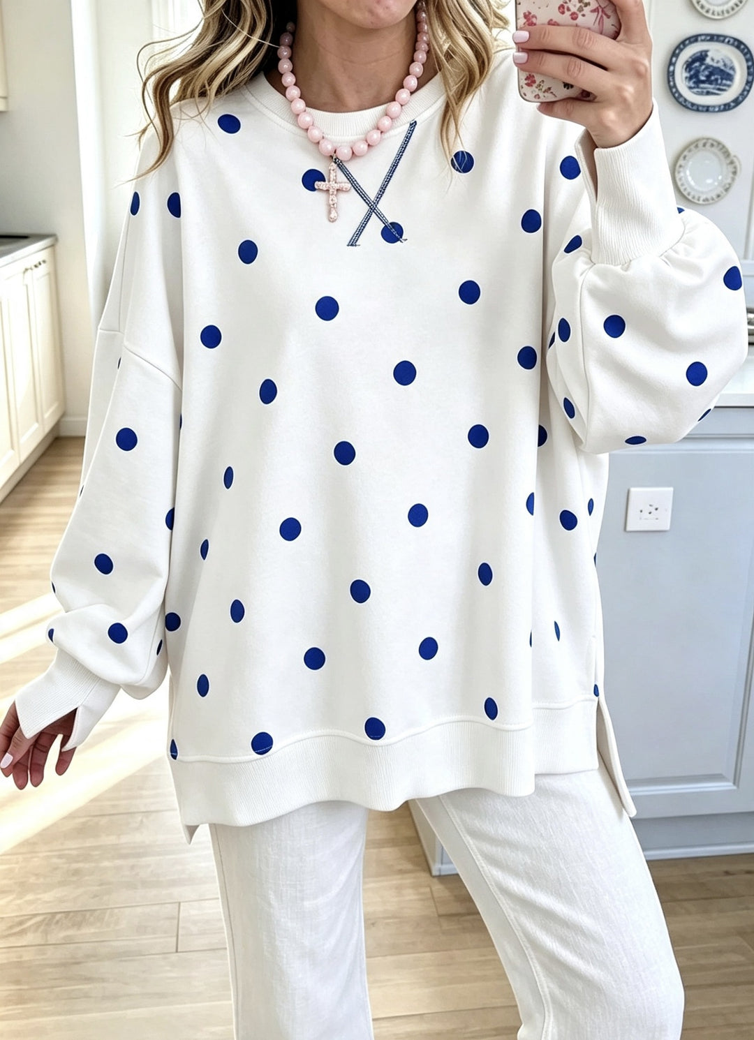 Damen Oversize-Sweatshirt mit Puffärmeln, Polka-Dots und Seitenschlitzen Nord Taschen