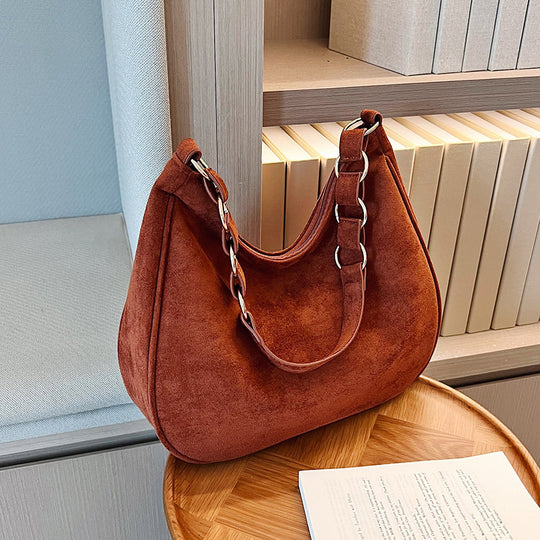 Damen modische Umhängetasche aus weichem Wildleder mit stilvollem Kettenakzent Nord Taschen