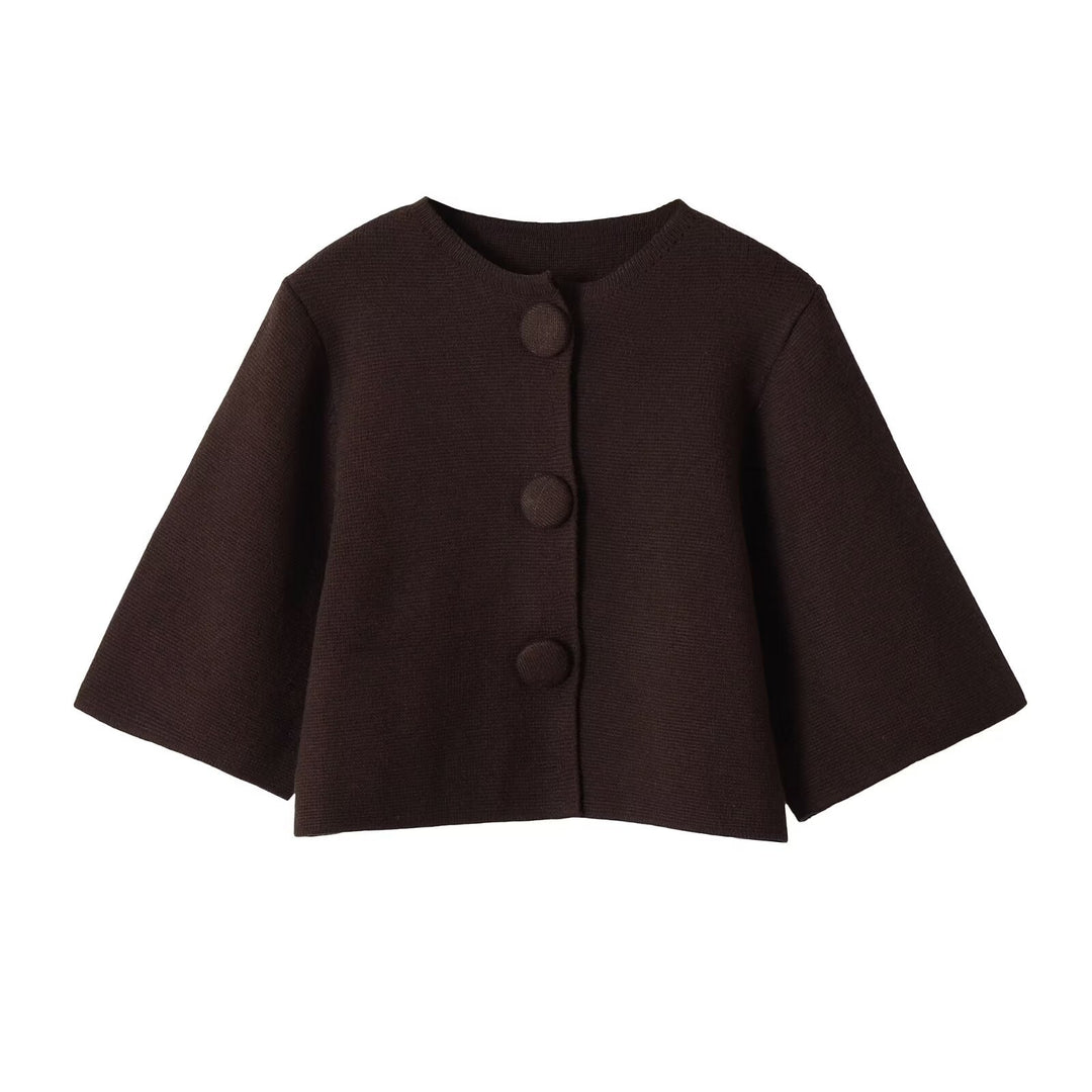 Damen Kurzcape-Strickjacke mit überschnittenen Ärmeln und bezogenen Zierknöpfen Nord Taschen