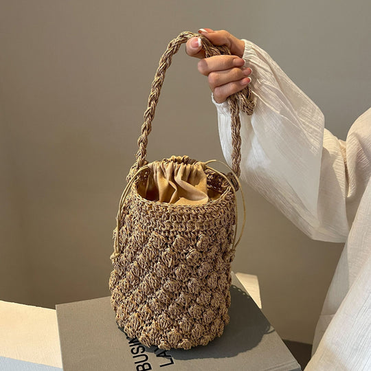 Damen Hobo-Tasche aus handgewebtem Naturmaterial mit praktischem Kordelzug Nord Taschen