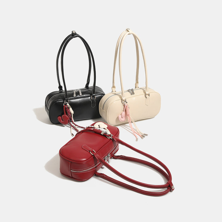 Damen Umhängetasche mit elegantem Herzanhänger und verstellbarem Trageriemen Nord Taschen